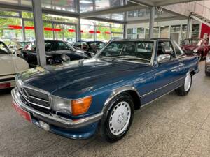 Image 1/19 of Mercedes-Benz 500 SL (1987)