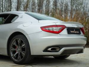 Bild 25/50 von Maserati GranTurismo S (2009)