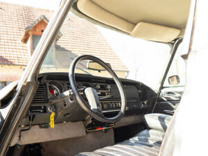 Image 24/53 of Citroën DS 23 Pallas (1972)
