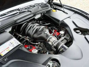 Image 14/50 of Maserati GranTurismo Sport (2013)