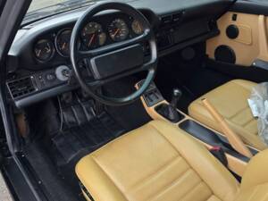 Image 11/14 de Porsche 911 Carrera 4 (1990)