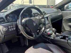 Image 14/39 de Maserati GranTurismo S (2010)