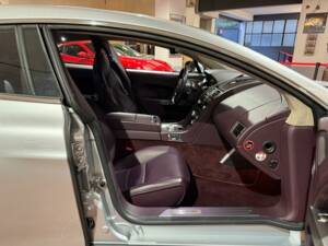 Immagine 16/42 di Aston Martin Rapide (2011)