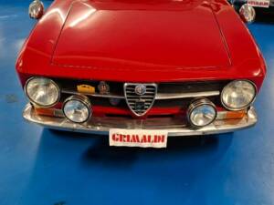 Afbeelding 14/37 van Alfa Romeo Giulia 1300 GT Junior (1974)