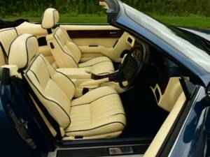 Immagine 27/50 di Aston Martin Virage Volante (1995)