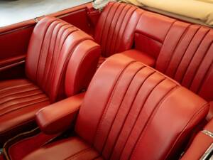 Image 21/37 of Mercedes-Benz 250 SE (1966)