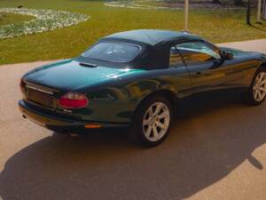 Image 14/49 de Jaguar XK8 4.2 (2003)