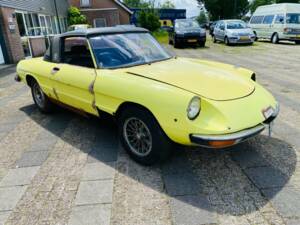 Image 26/40 of Alfa Romeo Spider Veloce 2000 (1976)