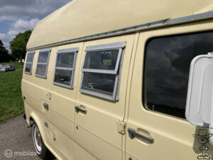 Image 27/50 of Ford Econoline E 300 (1971)
