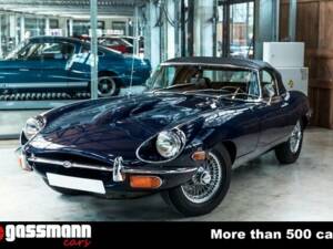 Image 4/15 de Jaguar E-Type 4.2 (1970)