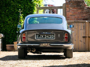 Afbeelding 10/47 van Aston Martin DB 6 Vantage (1966)