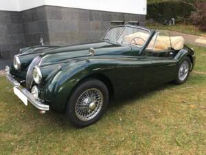 Image 2/14 de Jaguar XK 120 SE DHC (1954)