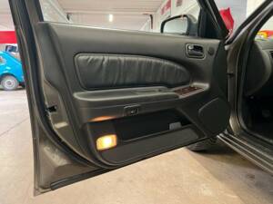 Image 6/17 de Nissan Maxima 2.0 V6 (1998)