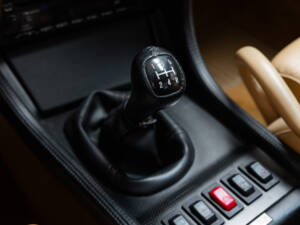 Image 17/32 de Alfa Romeo SZ (1994)