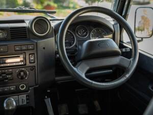 Bild 50/50 von Land Rover Defender 90 TD4 (2009)
