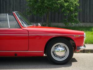 Image 22/29 of Innocenti Spider S (1966)