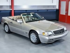 Image 6/7 de Mercedes-Benz SL 320 (1996)