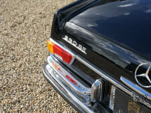 Image 5/50 of Mercedes-Benz 280 SE 3,5 (1971)