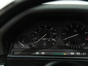 Bild 43/45 von BMW 320i (1989)