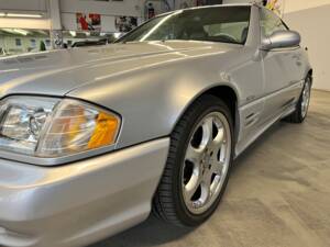 Image 36/82 of Mercedes-Benz SL 500 &quot;Silver Arrow&quot; (2001)