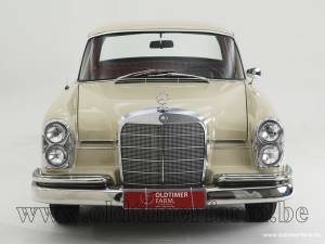 Afbeelding 9/15 van Mercedes-Benz 220 S b (1960)