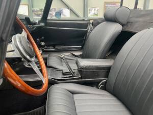 Image 4/5 of Jaguar E-Type (1969)