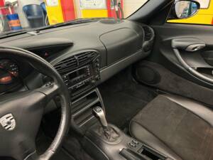 Image 8/18 of Porsche Boxster (1998)