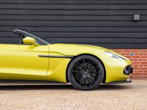 Image 6/42 de Aston Martin Vanquish Zagato Volante (2018)