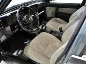 Bild 13/29 von Alfa Romeo 75 1.6 (1987)