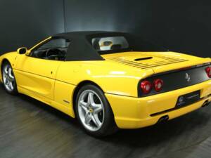 Image 4/30 de Ferrari F 355 Spider (1998)