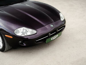 Imagen 8/36 de Jaguar XK8 4.0 (1999)