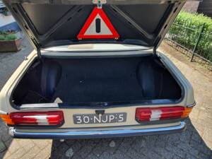 Image 11/12 of Mercedes-Benz 200 (1982)
