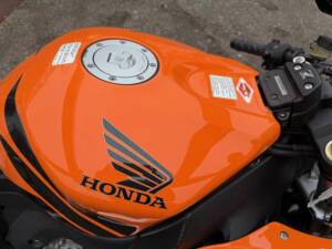 Image 16/33 of Honda DUMMY (2005)