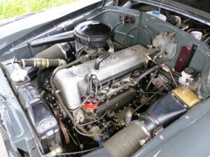 Mercedes-Benz 220 S Limousine 63 kW/85 PS (W 180)