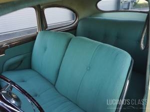 Image 33/50 of Lincoln Zephyr (1947)