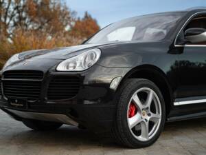 Afbeelding 16/50 van Porsche Cayenne Turbo (2005)