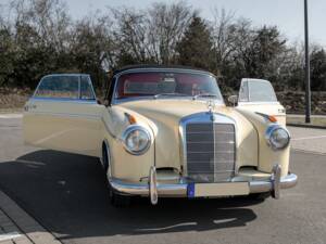 Mercedes-Benz 220 SE Cabrriolet "Ponton" (W 128) 1960