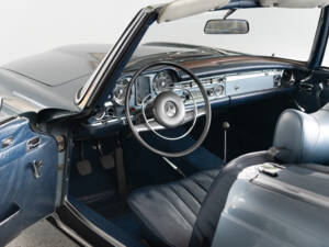 Image 31/48 of Mercedes-Benz 280 SL (1968)