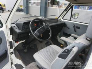 Immagine 24/64 di Volkswagen T3 Westfalia Joker 1.6 TD (1989)