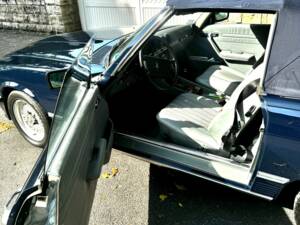 Image 4/21 of Mercedes-Benz 280 SL (1985)
