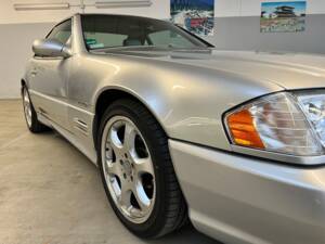 Image 35/82 of Mercedes-Benz SL 500 &quot;Silver Arrow&quot; (2001)