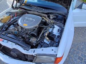 Image 36/65 of Mercedes-Benz 380 SEC (1985)