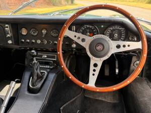 Image 16/30 de Jaguar Type E (2+2) (1966)