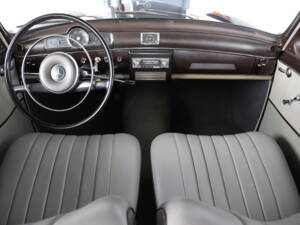 Image 28/37 of Mercedes-Benz 180 Db (1961)