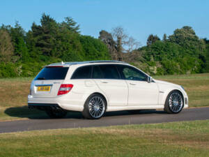 Immagine 14/50 di Mercedes-Benz C 63 AMG T (2009)