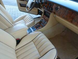 Image 15/20 de Bentley Brooklands R LWB (1997)