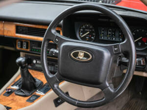 Image 27/33 of Jaguar XJ-S 3.6 (1991)