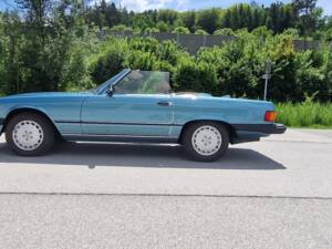 Image 66/82 of Mercedes-Benz 560 SL (1986)