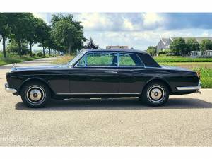 Image 19/49 of Rolls-Royce Corniche (1975)