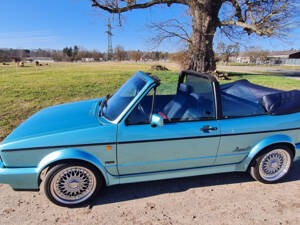 Bild 2/13 von Volkswagen Golf I Cabrio 1.8 (1993)